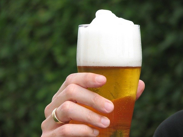 Addiction Alcool - Grossesse : puis-je boire de la bière sans alcool ?